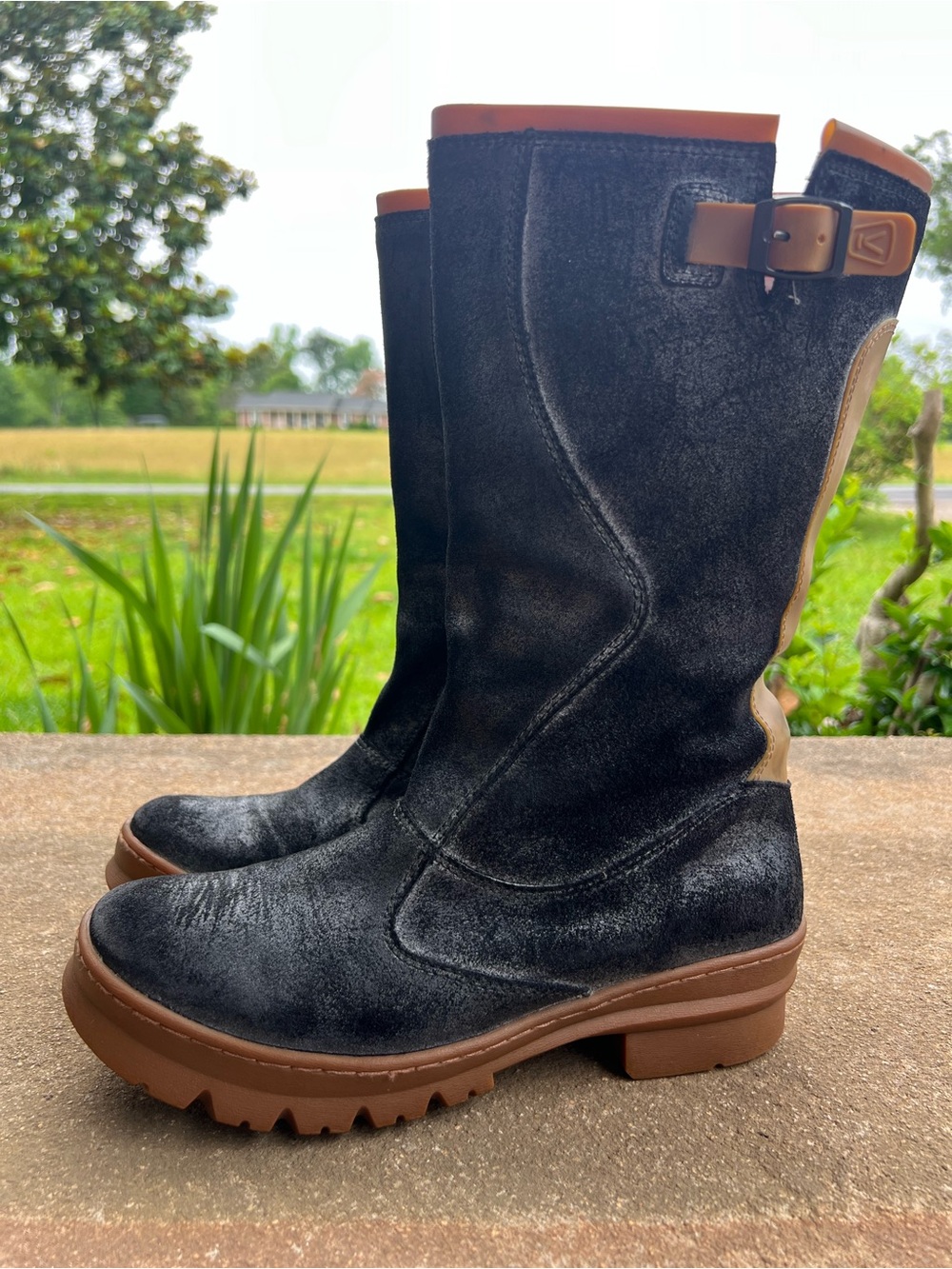 Keen Willamette Women’s Black Suede Mid-Calf Boots with Tan Trim - Picture 3 of 15